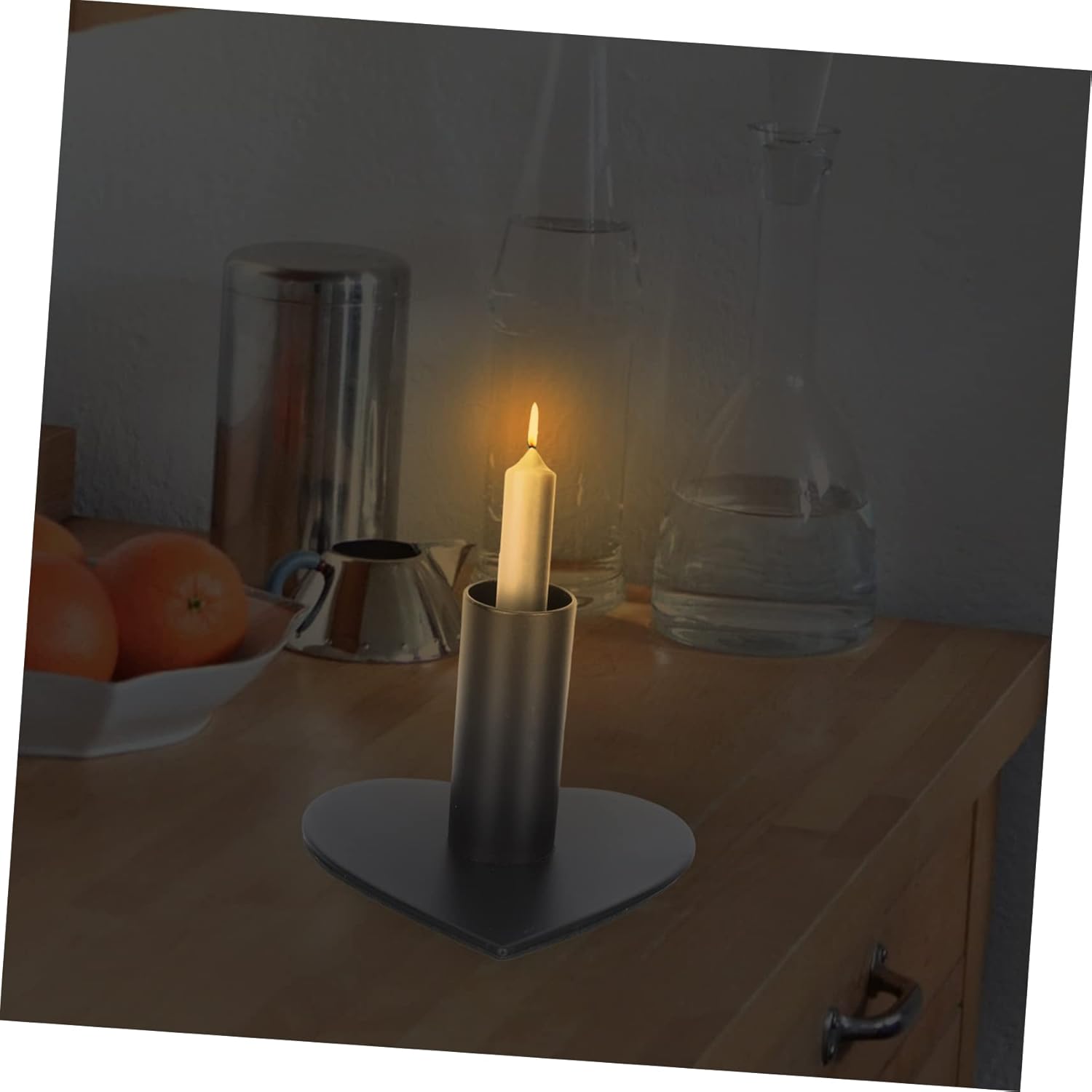 Elegant Black Iron Candle Holder for DJs - Heart-Shaped Compact Candle Rack