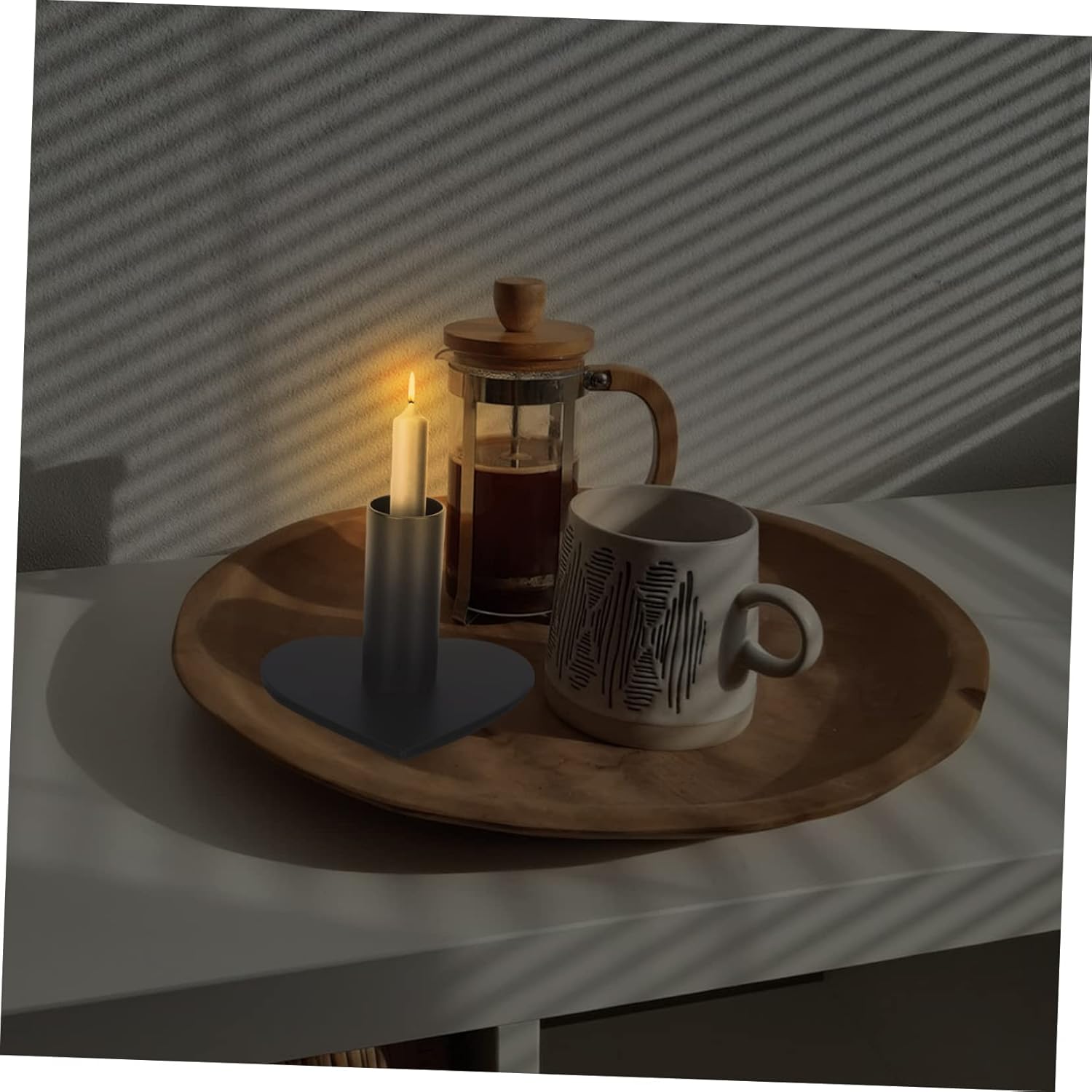 Elegant Black Iron Candle Holder for DJs - Heart-Shaped Compact Candle Rack